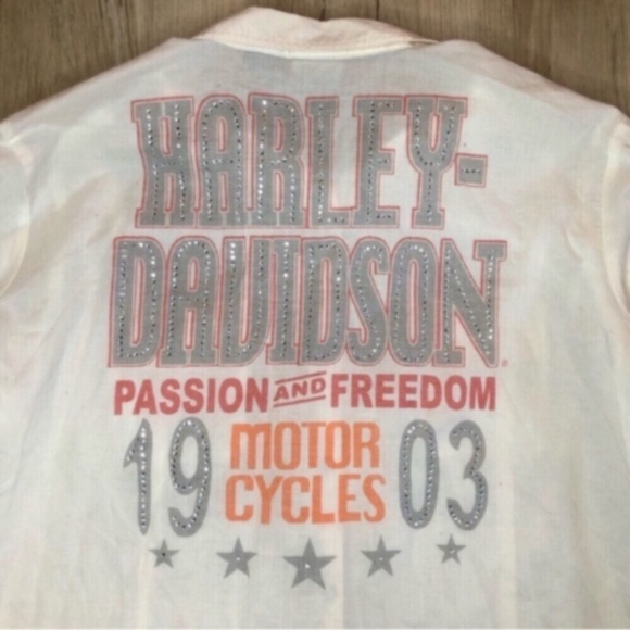 Harley-Davidson Cream Shirt with Graphic - Picture 7 of 7